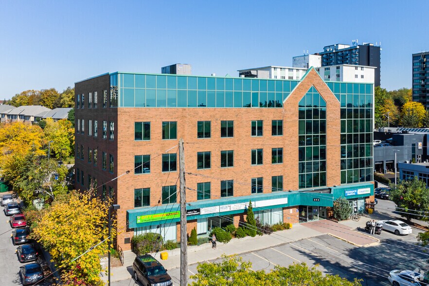 595 Montreal Rd, Ottawa, ON à louer - Photo de l’immeuble – Image 2 sur 4