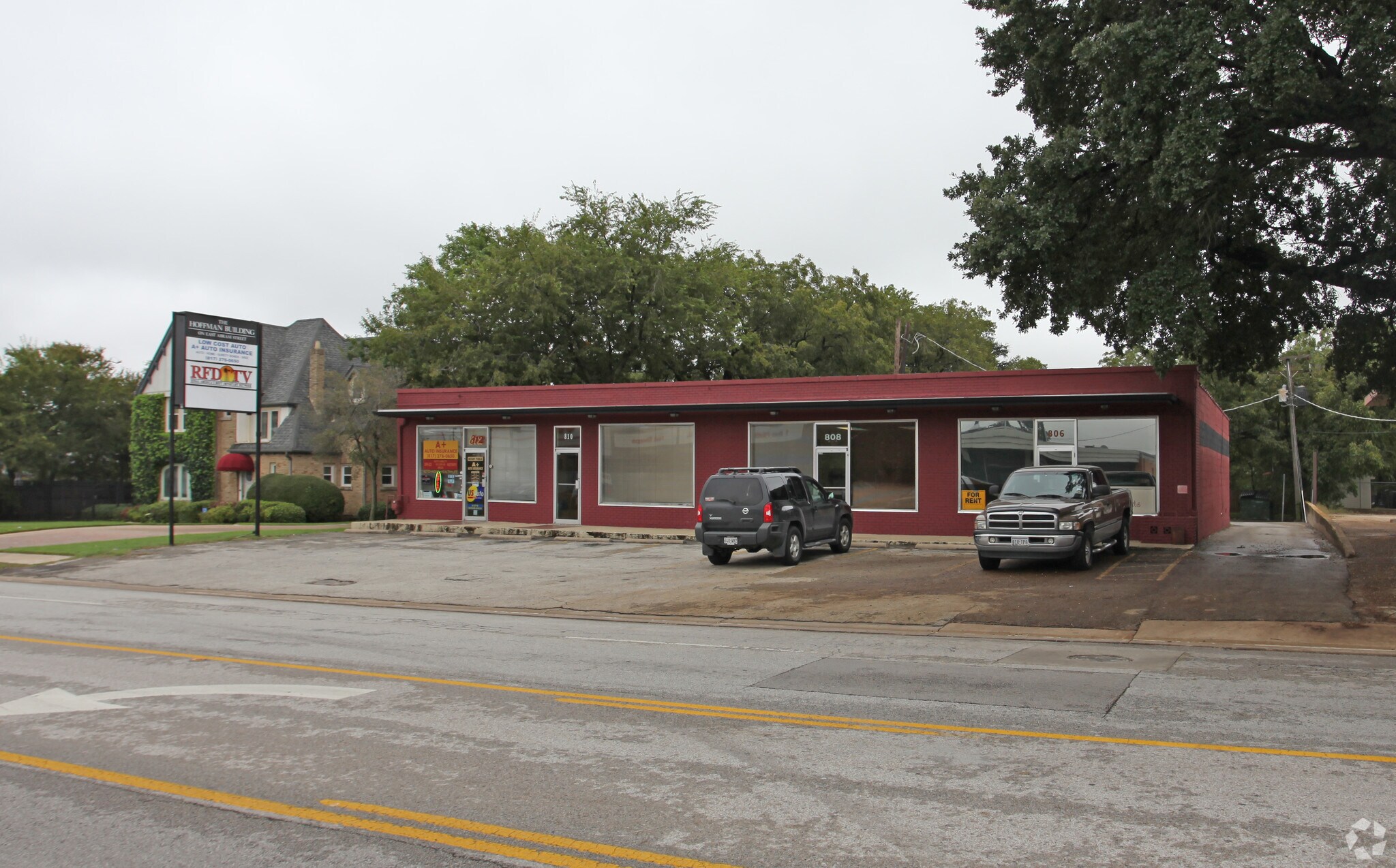 806-812 E Abram St, Arlington, TX à louer Photo principale– Image 1 sur 32