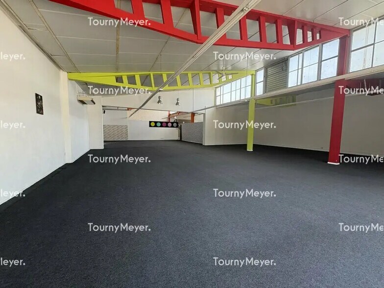 Local d’activités dans Montauban à louer - Photo de l’immeuble – Image 3 sur 12