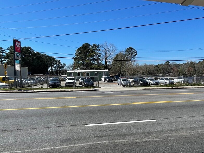 3915 Covington Hwy, Decatur, GA à louer - Photo principale – Image 1 sur 2