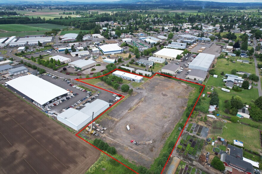 2500 Industrial Ave, Hubbard, OR à louer - Photo de l’immeuble – Image 2 sur 7