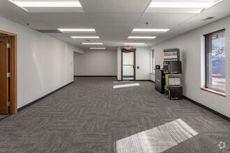 7850-7890 12th Ave E, Bloomington, MN à louer Photo intérieure– Image 2 sur 6