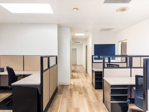 8202 Florence Ave, Downey, CA à louer Photo intérieure– Image 2 sur 9