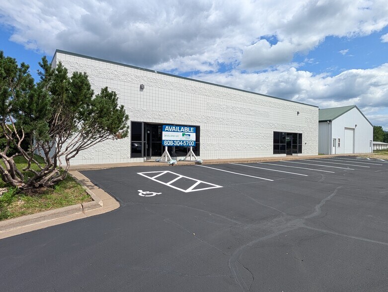 2320 Cunningham St, La Crosse, WI à louer - Photo principale – Image 1 sur 13