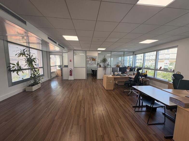 Bureau dans Boulogne-Billancourt à vendre - Photo de l’immeuble – Image 2 sur 7