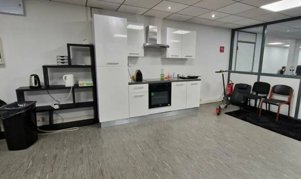 Bureau dans Villeurbanne à vendre - Photo de l’immeuble – Image 2 sur 3