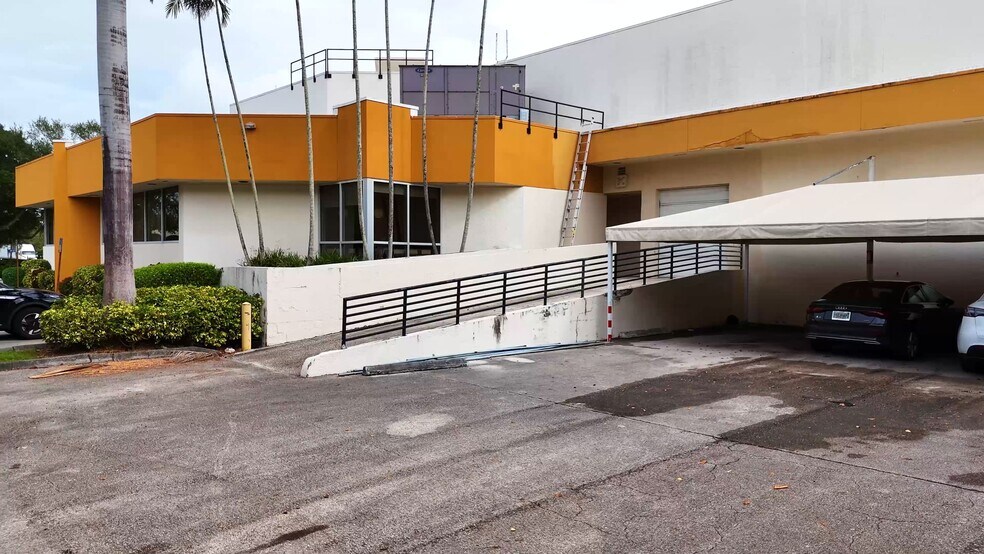 8850 NW 20th St, Doral, FL à vendre - Vidéo sur l’annonce professionnelle – Image 2 sur 21
