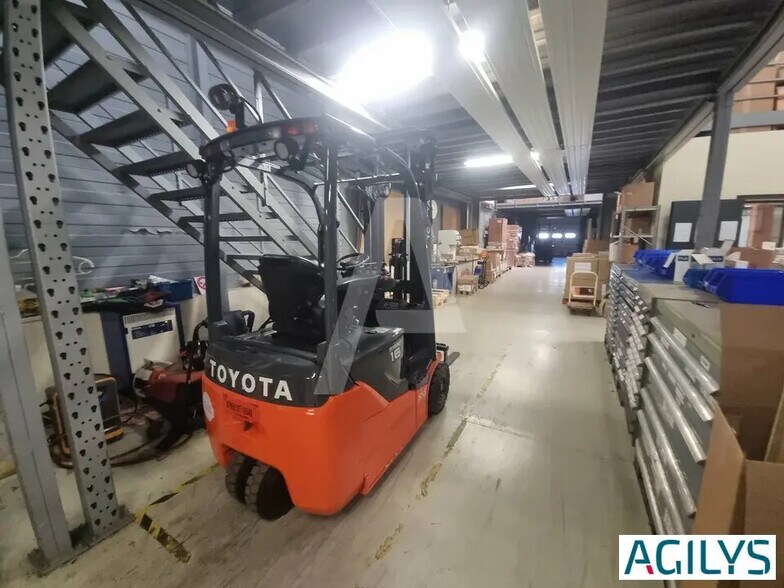 Local d'activités dans Palaiseau à vendre - Photo intérieure – Image 2 sur 8