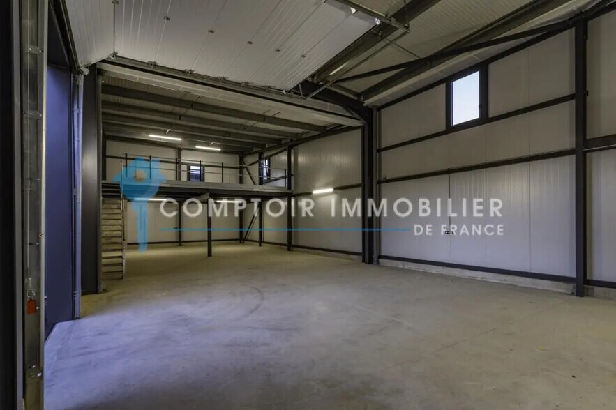 Industriel/Logistique dans Deyme à louer - Photo de l’immeuble – Image 3 sur 8