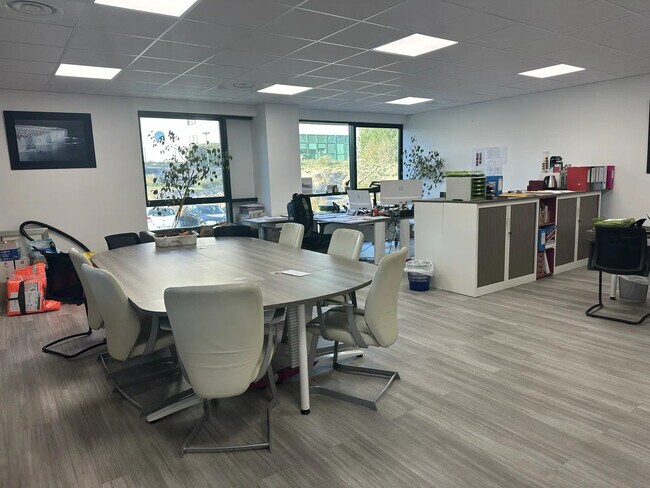 Plus de détails pour Bureau à louer