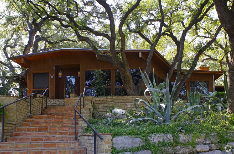 8607 Wurzbach Rd, San Antonio, TX à vendre - Photo principale – Image 1 sur 2