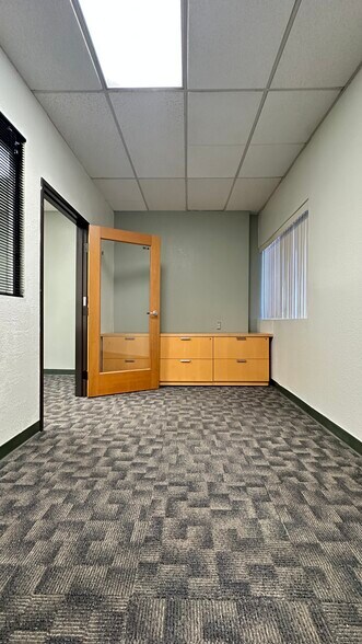 8242 W 3rd St, Los Angeles, CA à louer - Photo de l’immeuble – Image 2 sur 14