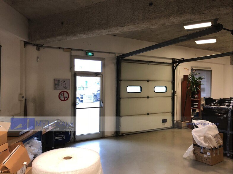 Local d’activités dans Nanterre à louer - Photo de l’immeuble – Image 2 sur 7