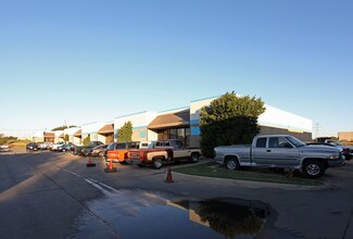 Plus de détails pour 10660 Wire Way, Dallas, TX - Industriel/Logistique à louer