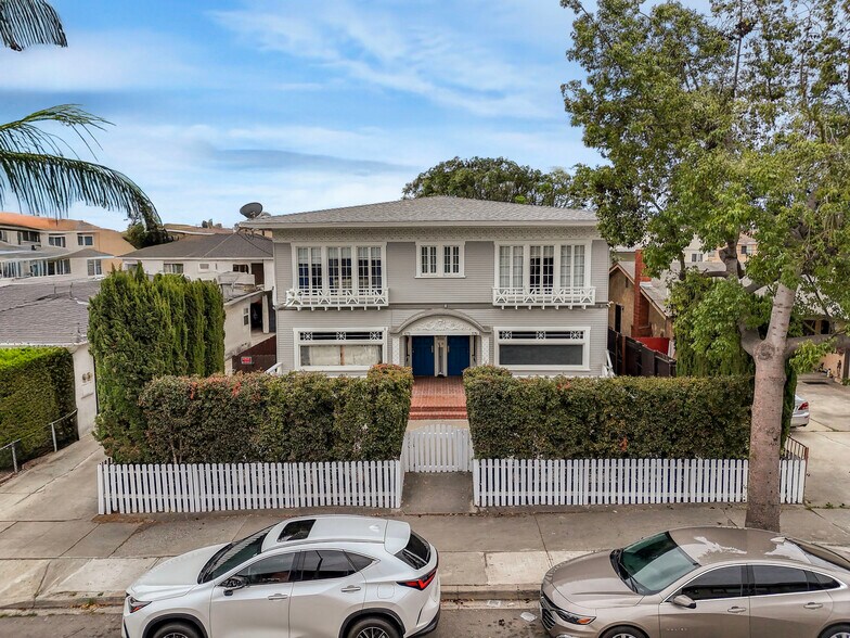 573 W 13th St, San Pedro, CA à vendre - Photo de l’immeuble – Image 3 sur 48