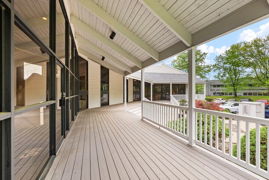 59 Avenue at the Commons, Shrewsbury, NJ à vendre - Photo de l’immeuble – Image 3 sur 24