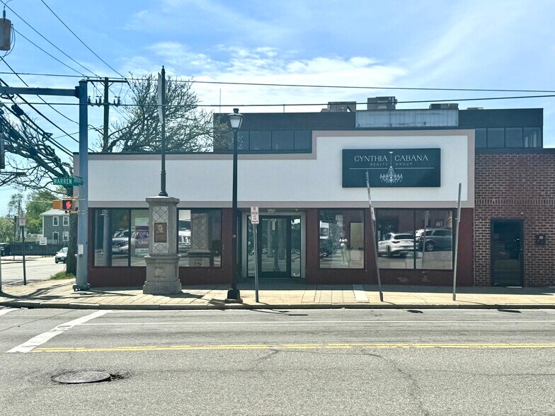323 Warren Ave, East Providence, RI à louer - Photo de l’immeuble – Image 2 sur 10