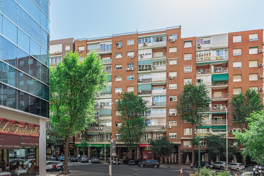 Calle Capitán Haya, 60, Madrid, Madrid à louer - Photo de l’immeuble – Image 3 sur 4