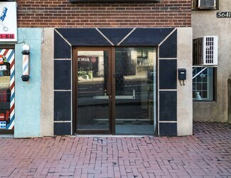 Plus de détails pour 5643 Ch De La Côte-Des-Neiges, Montréal, QC - Local commercial à louer