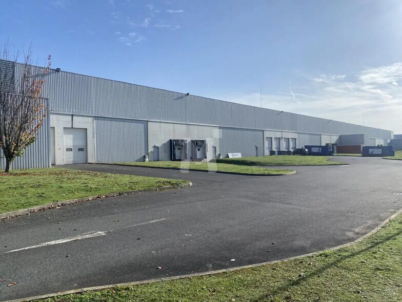 Industriel/Logistique dans Combs-la-Ville à louer - Photo de l’immeuble – Image 2 sur 9