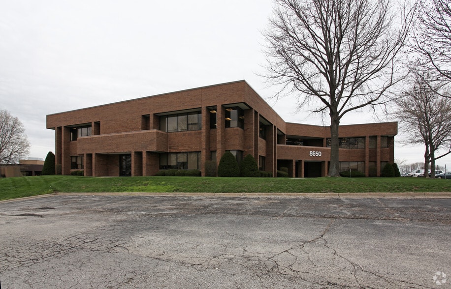 8650 College Blvd, Overland Park, KS à louer - Photo de l’immeuble – Image 3 sur 3