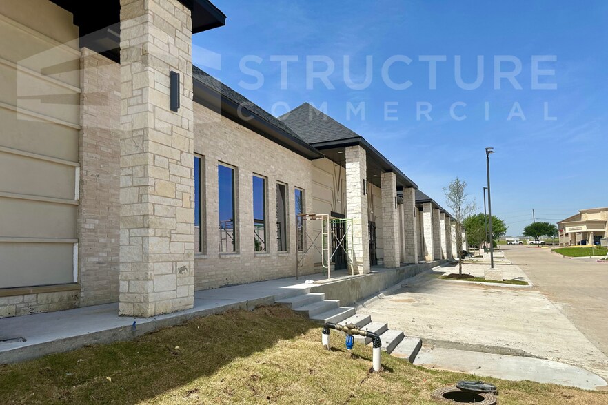 5121 S Custer Rd, McKinney, TX à louer - Photo de l’immeuble – Image 3 sur 6