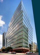 24-01 44th Rd, Long Island City, NY à louer Photo de l’immeuble– Image 1 sur 2