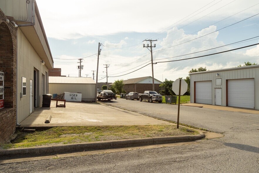 118 E Davis St, Stockton, MO à vendre - Photo de l’immeuble – Image 2 sur 15