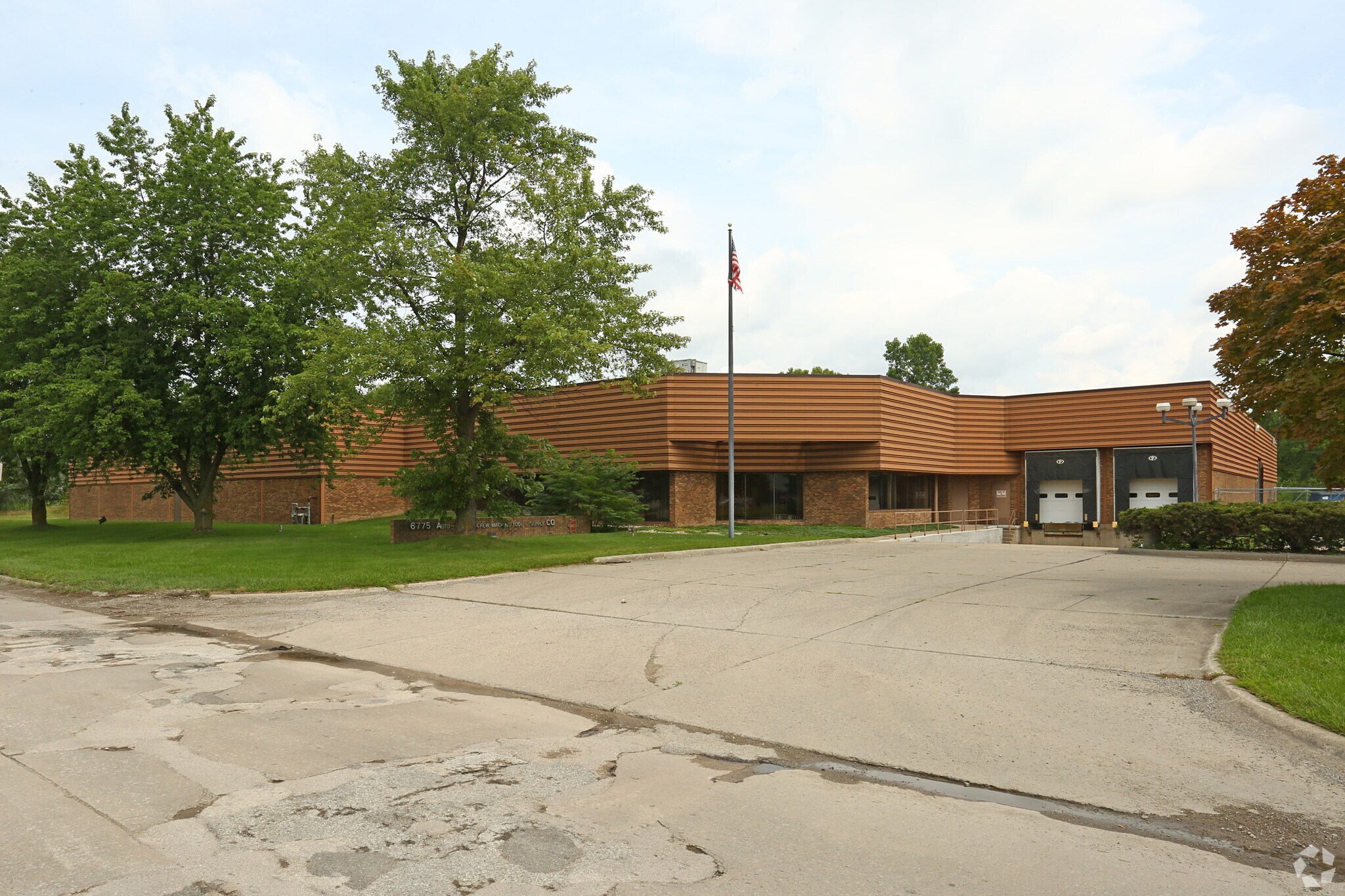 6775 Brandt St, Romulus, MI à louer Photo de l’immeuble– Image 1 sur 9