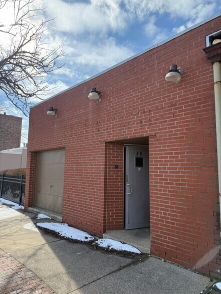 48 S Summit St, Akron, OH à louer - Photo de l’immeuble – Image 2 sur 9