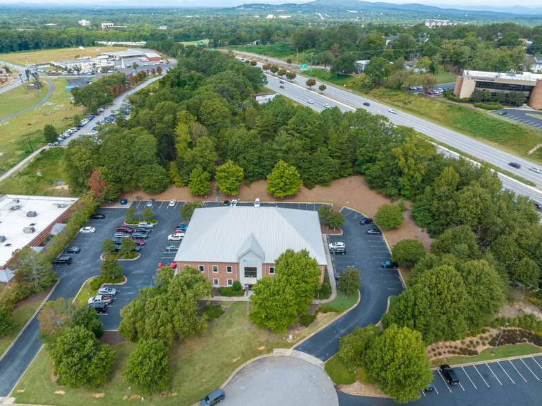 47 Airpark Ct, Greenville, SC à louer - Photo de l’immeuble – Image 3 sur 12