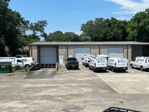 218 Green Acres Rd, Fort Walton Beach, FL à louer Photo de l’immeuble– Image 2 sur 16