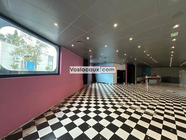 Plus de détails pour Local commercial à louer