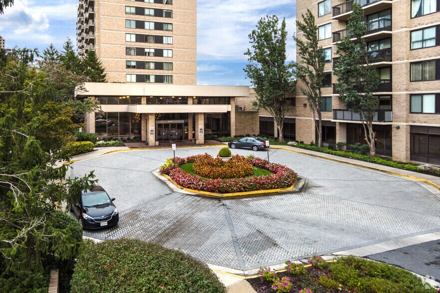 3713 S George Mason Dr, Falls Church, VA à vendre - Photo de l’immeuble – Image 3 sur 4