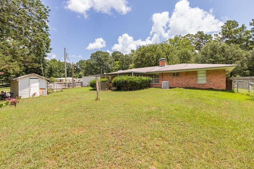 125 Leatherman Ln, Lufkin, TX à vendre - Photo principale – Image 1 sur 90