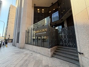 800 W 6th St, Los Angeles, CA à louer Photo de l’immeuble– Image 1 sur 32