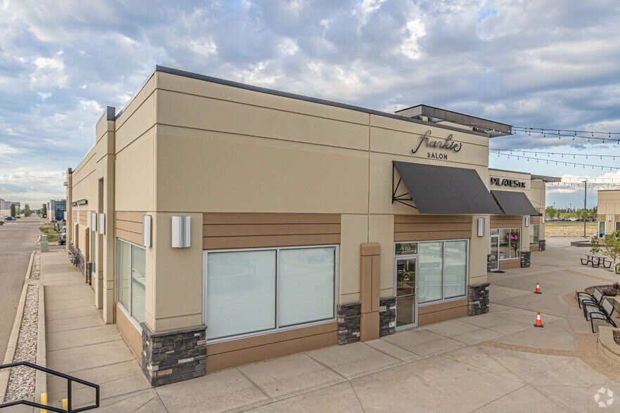 320-220 Lakeland Dr, Sherwood Park, AB à louer - Photo de l’immeuble – Image 3 sur 9
