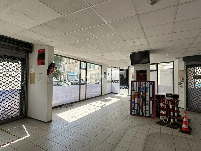 Local commercial dans Villefranche-sur-Saône à vendre - Photo de l’immeuble – Image 1 sur 7