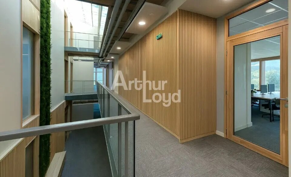 Bureau dans Annecy à louer - Photo de l’immeuble – Image 3 sur 9