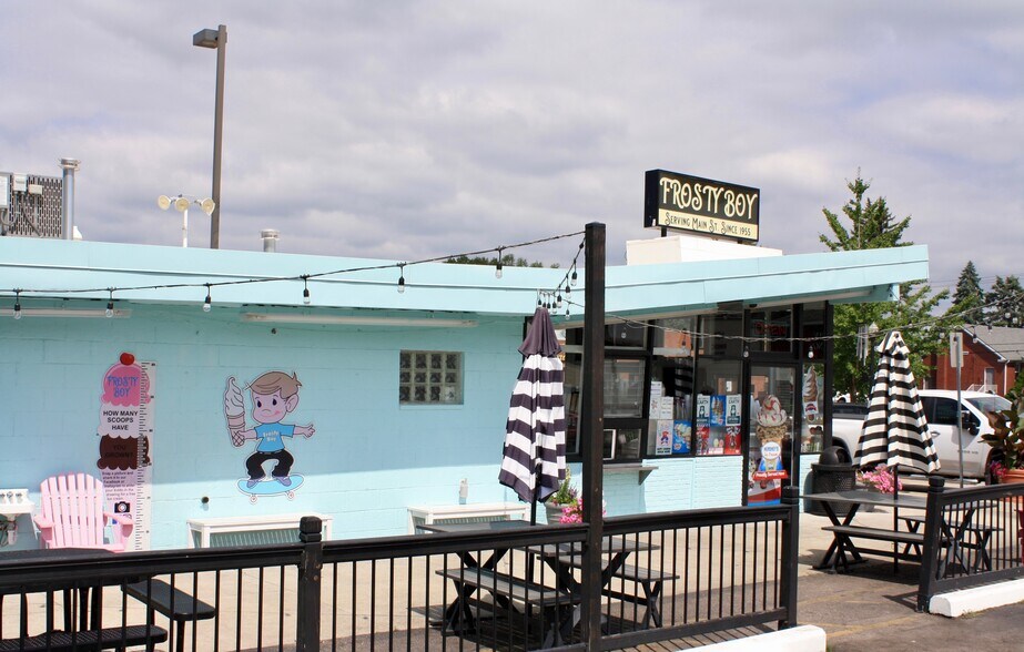 67 Main St, Belleville, MI à vendre - Photo de l’immeuble – Image 2 sur 16