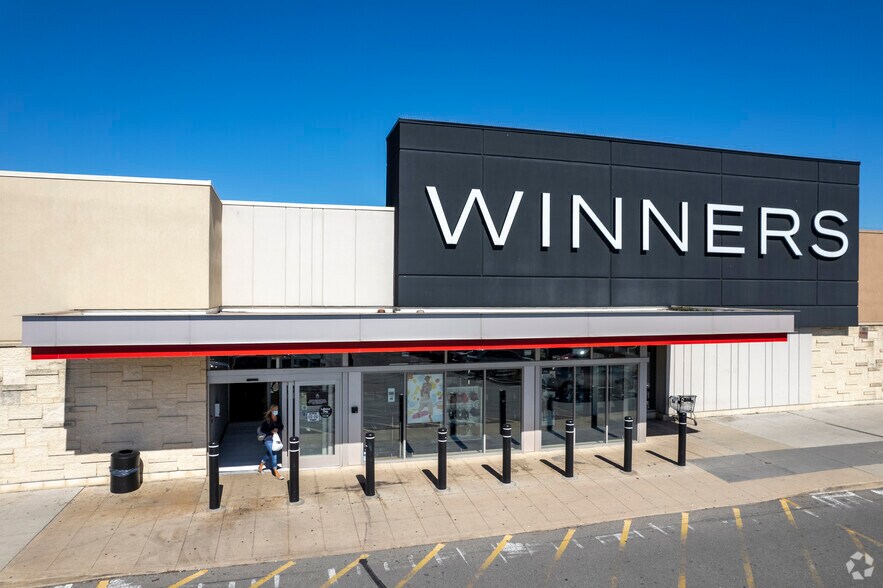 1151 Dundas St W, Mississauga, ON à louer - Photo de l’immeuble – Image 3 sur 6