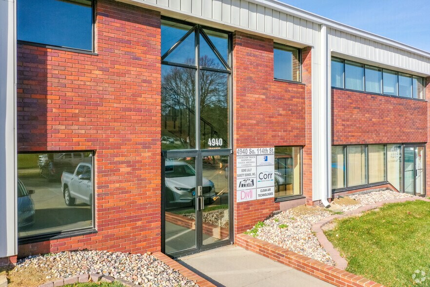 4928-4944 S 114th St, Omaha, NE à louer - Photo de l’immeuble – Image 2 sur 10