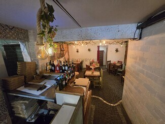 Plus de détails pour Local commercial à louer