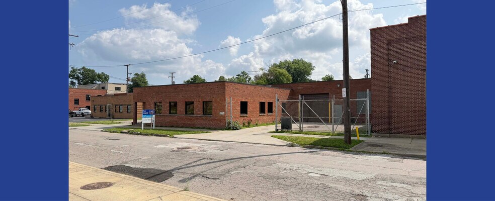 1762-1789 E 45th St, Cleveland, OH à louer - Photo de l’immeuble – Image 1 sur 17