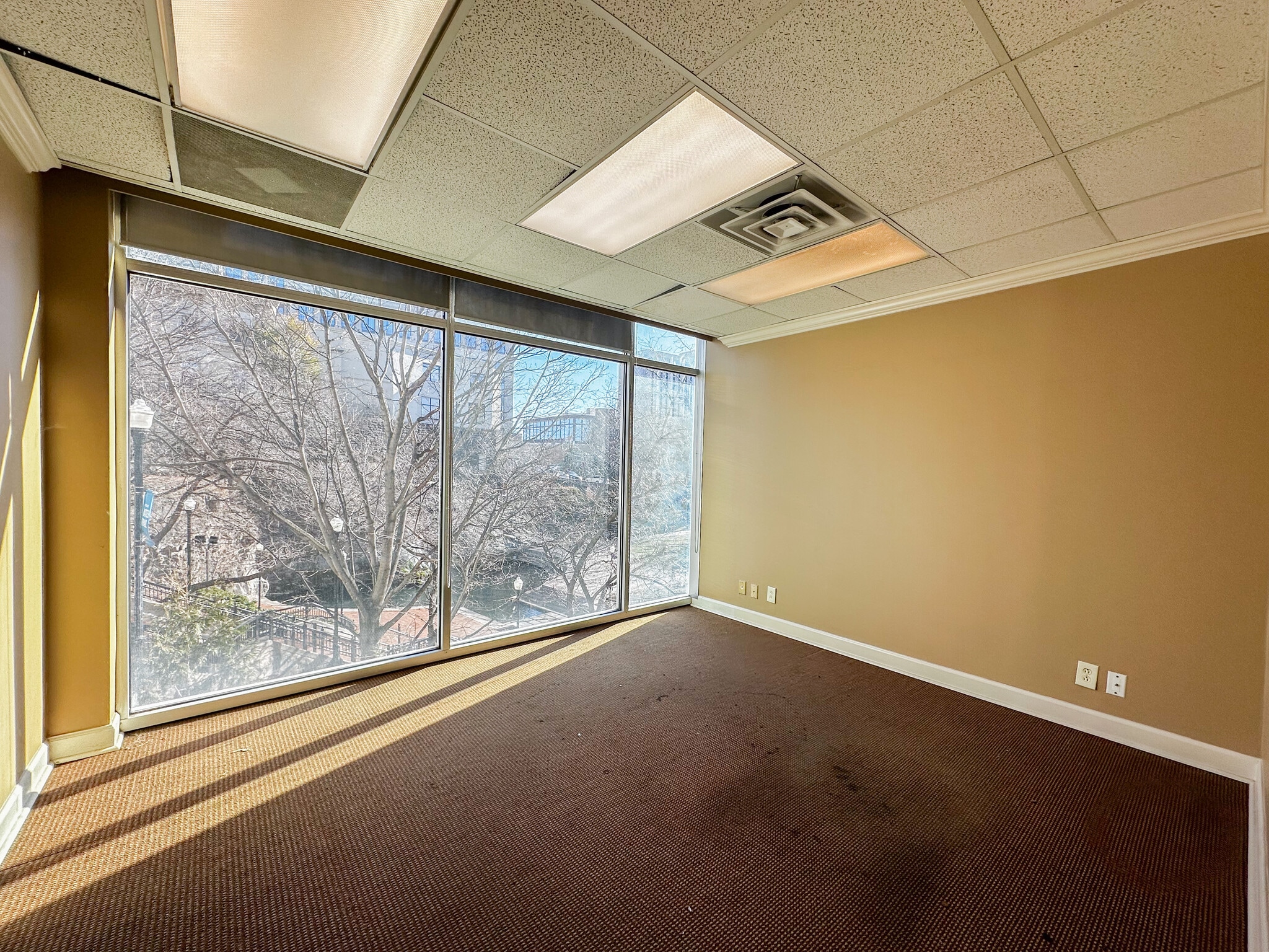 200 Westside Sq, Huntsville, AL à louer Photo intérieure– Image 1 sur 7