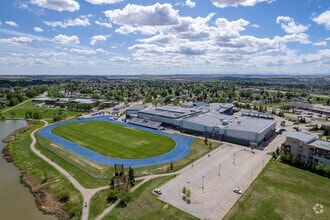 800 East Lake Blvd NE, Airdrie, AB - VUE AÉRIENNE  vue de carte - Image1