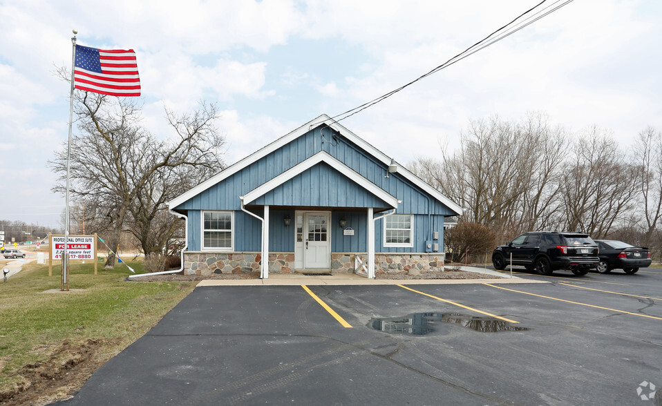 450 N Wales Rd, Wales, WI à louer - Photo de l’immeuble – Image 2 sur 5