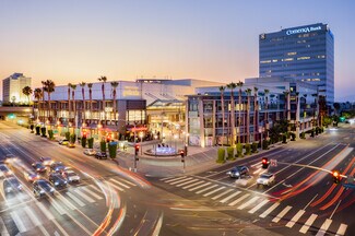 Plus de détails pour 15301 Ventura Blvd, Sherman Oaks, CA - Local commercial à louer