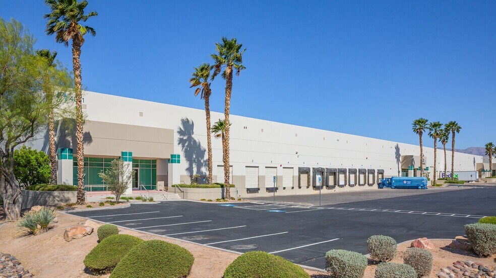 4050 Corporate Center Dr, North Las Vegas, NV à louer - Photo de l’immeuble – Image 3 sur 24