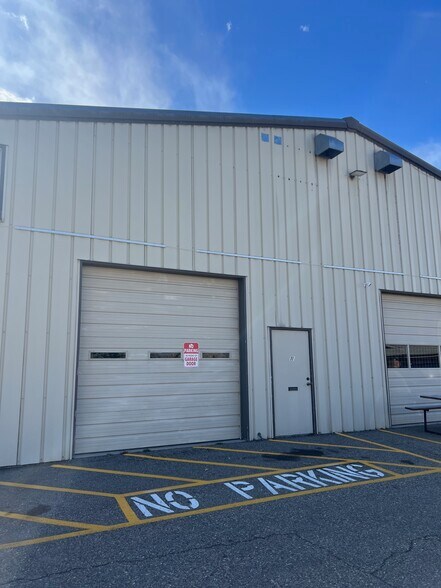 2707 W Eisenhower Blvd, Loveland, CO à louer - Photo de l’immeuble – Image 2 sur 7